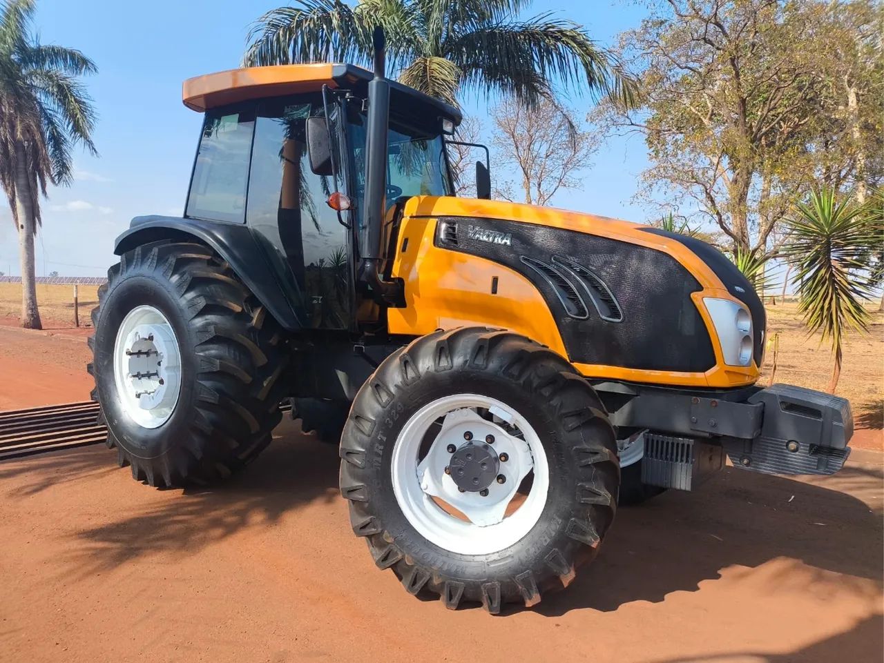 Vendo Trator Valtra Bm 125i 3° Geração Ano 2017