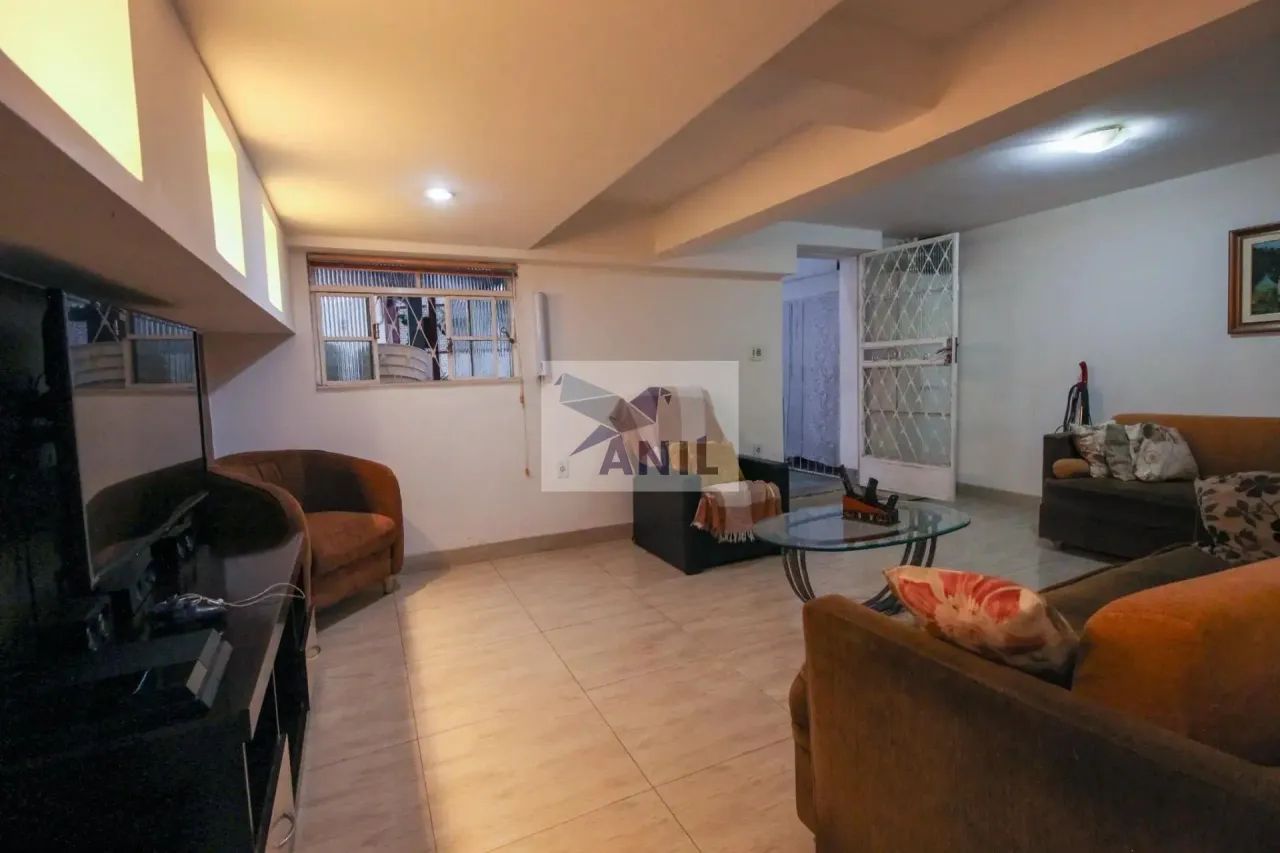Casa à Venda em Dona Clara - 3 Dorms, R$ 1.050.000
