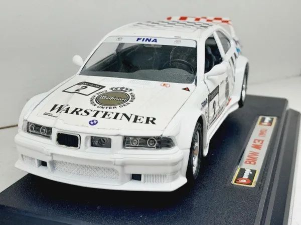 Miniatura BMW M3 1993 Bburago 1/24 (Caixa)