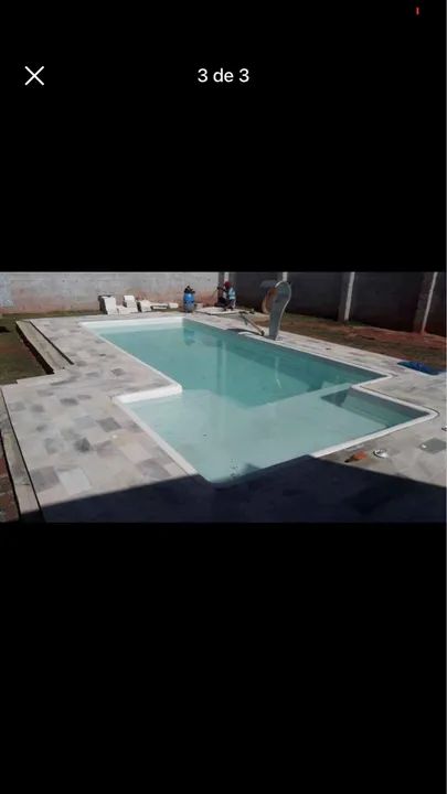 Piscina de fibra instalada com prainha 