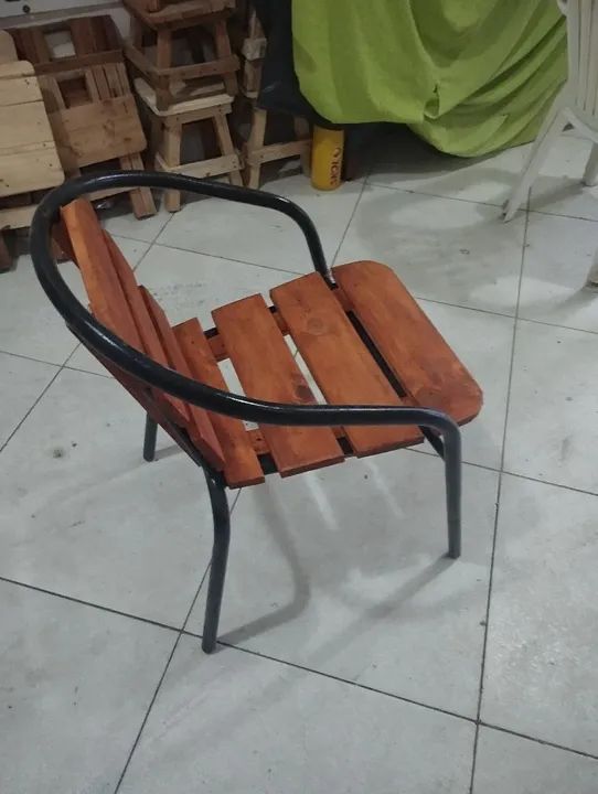 Cadeira de ferro com madeira - Foto 3