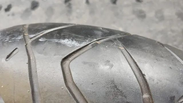 Pneu usado Bridgestone Battlax A40 110/80-19 - Foto 2