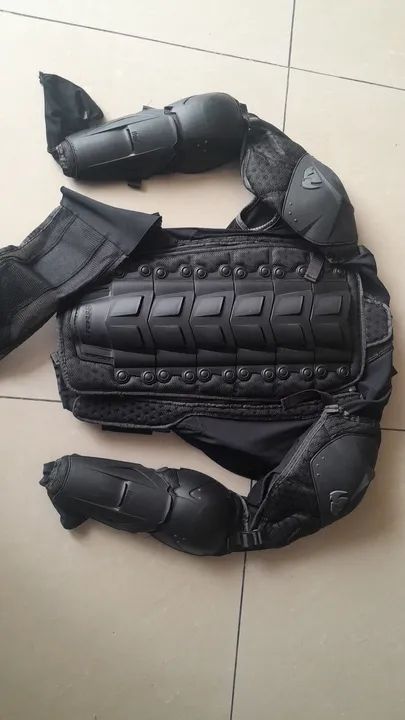 Colete protetor com cotoveleiras e proteção para a coluna. Marca Thor, - Foto 2