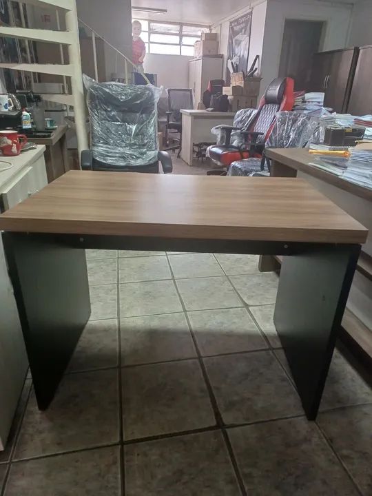 Mesa de escritório escrivaninha sem gaveteiro.( só novas  )