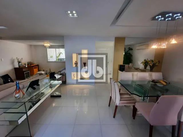 Casa em condomínio-Anil-Jacarepaguá-excelente - varandas - piscina -salão em 3 ambientes - - Foto 4