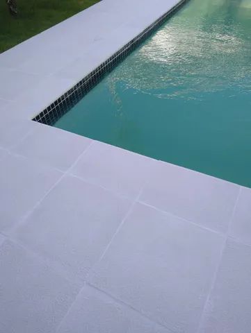 Borda Peito de Pombo Padrão Europeu Antiderrapante e Atérmica 50x35 Branca - Foto 2