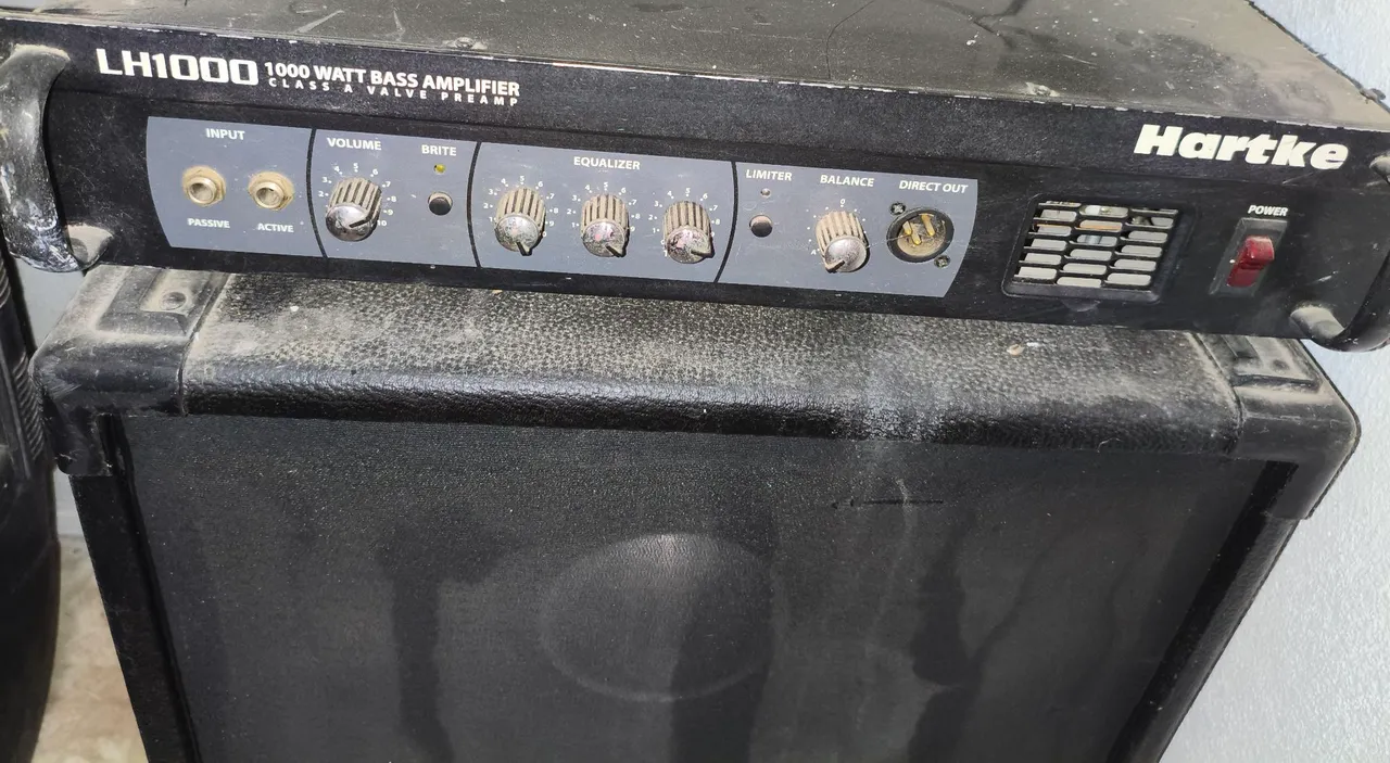 Amplificador Hartke LH1000 - 1000W Bass Amplifier