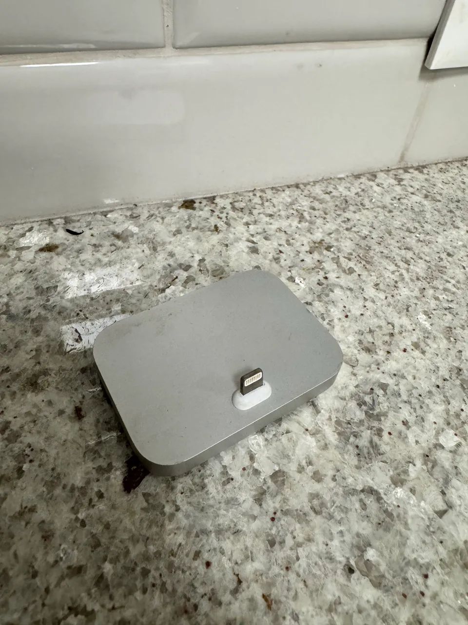 Base Lightning para iPhone (Apple Lightning Dock) - Original - Carregadora e para Fone