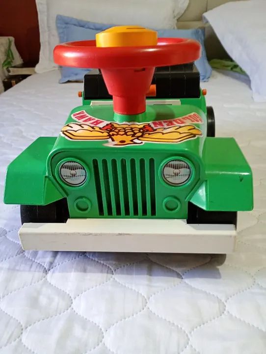 Vendo lindo carrinho infantil década de 1980.