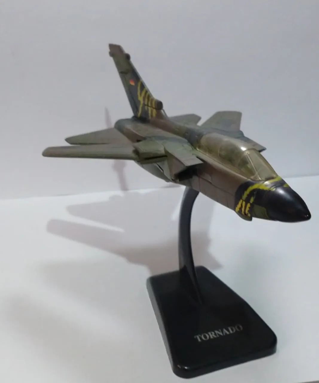 AVIÃO MINIATURA DE PLÁSTICO RÍGIDO NEW RAY TORNADO 1/72 - Foto 2