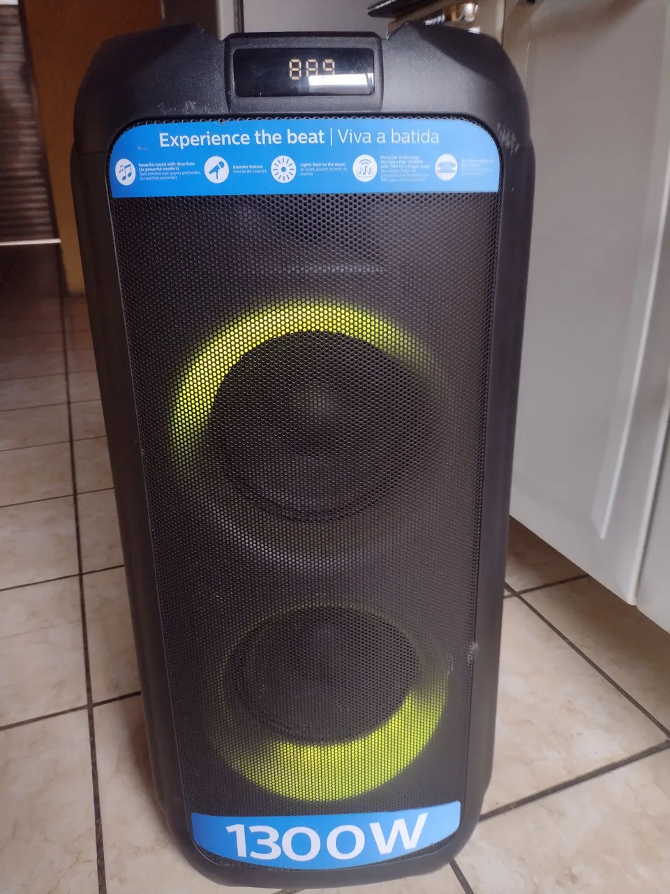 Caixa de Som 1300W com Iluminação