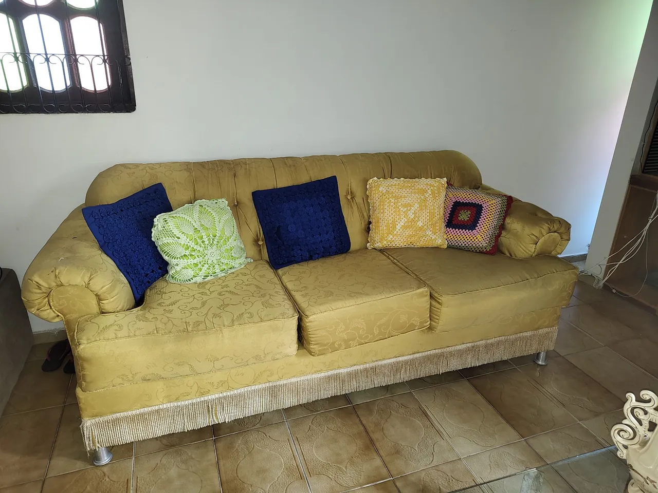 Conjunto de sofás de 2 e 3 lugares em ótimo estado