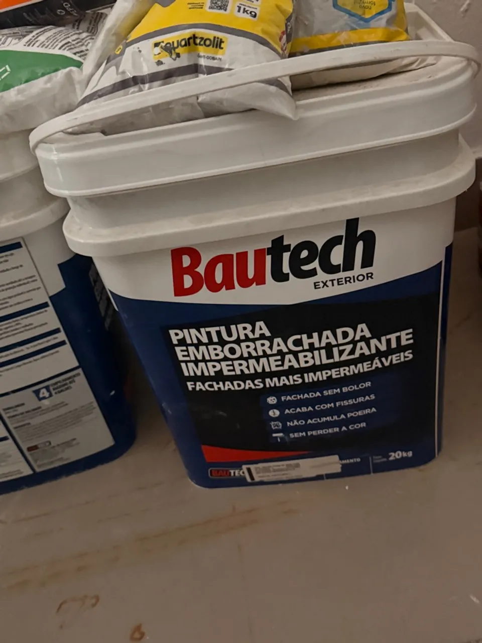 Tinta Emborrachada Impermeabilizante Bautec 20Kg