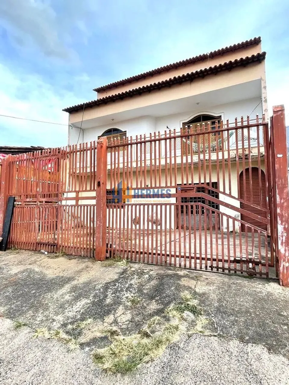Casa de 03 quartos para Locação na quadra 112, Recanto das Emas/DF.