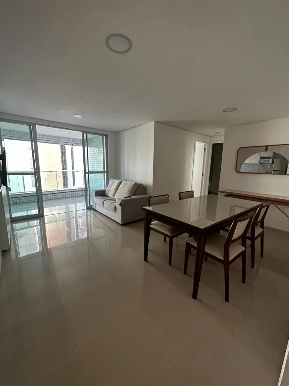 EXCELENTE APARTAMENTO MOBILIADO NA PONTA DO FAROL PARA LOCAÇÃO