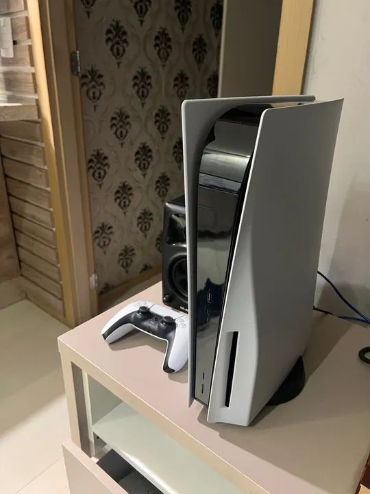 Playstation 5 semi-novo, último modelo, com leitor de disco e a caixa - Foto 2