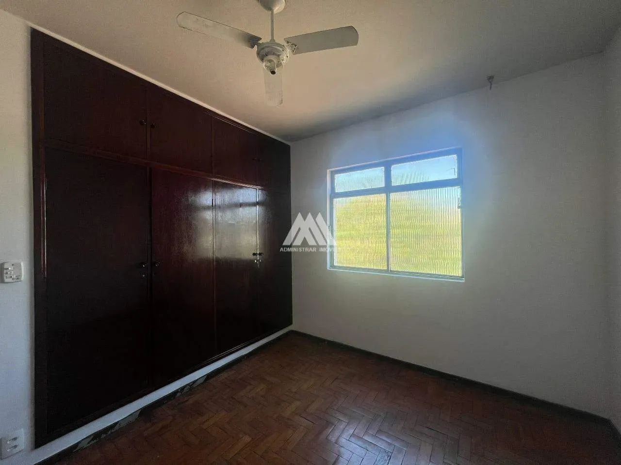 Alugo casa em Itaúna com ótima localização! - Foto 5