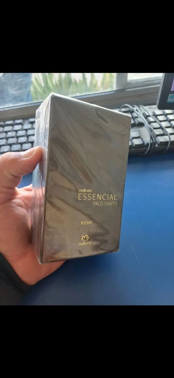 Vende-se um perfume essencial original na caixa 