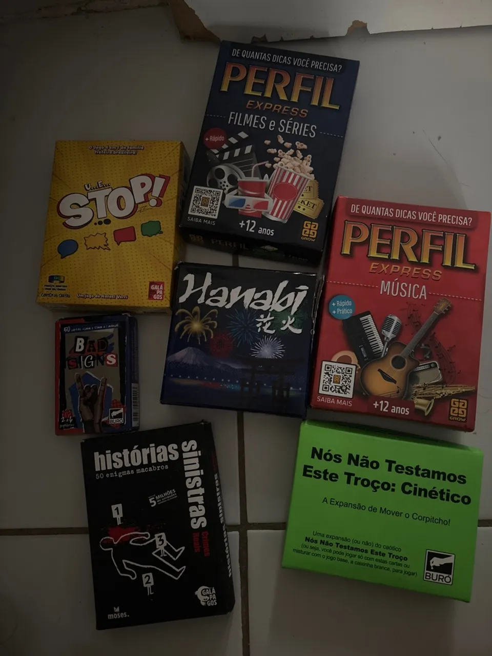 Vendo board games (jogos de cartas)