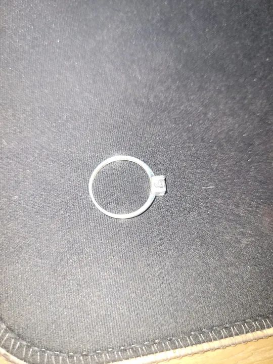 Anel Solitário com Pedra Brilhante - Foto 3