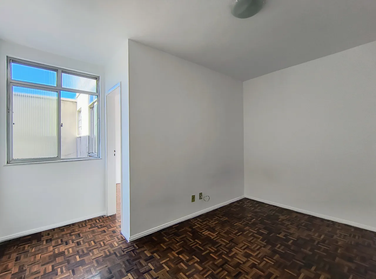 Quarto e sala no Centro para locação