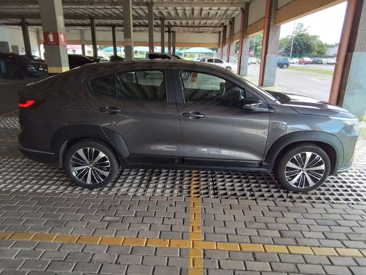 Fiat Fastback 2024 1.0 turbo 200 flex audace cvt - Foto 4