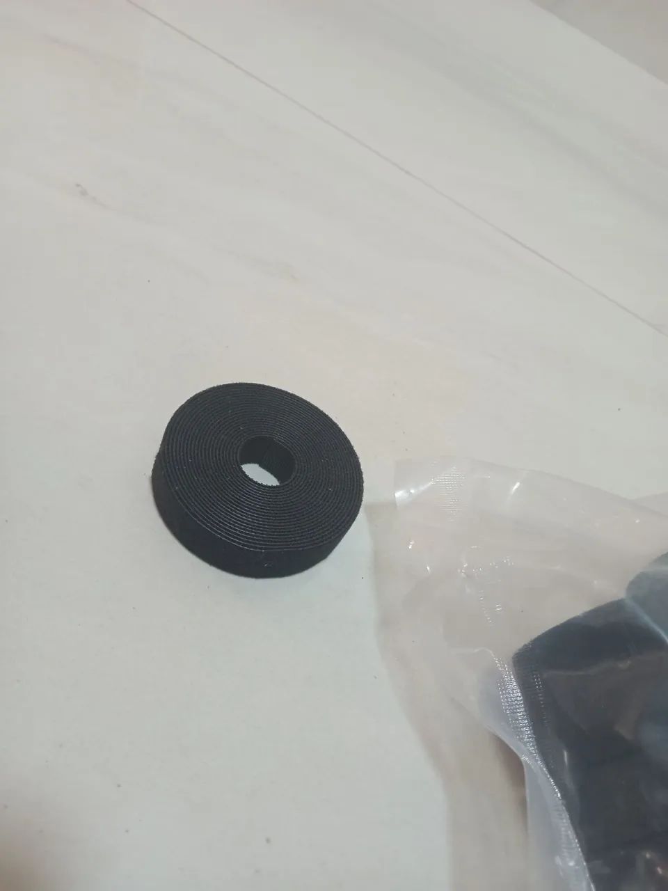 Fita adesiva velcro para organização de cabos - 16mm x 3 metros