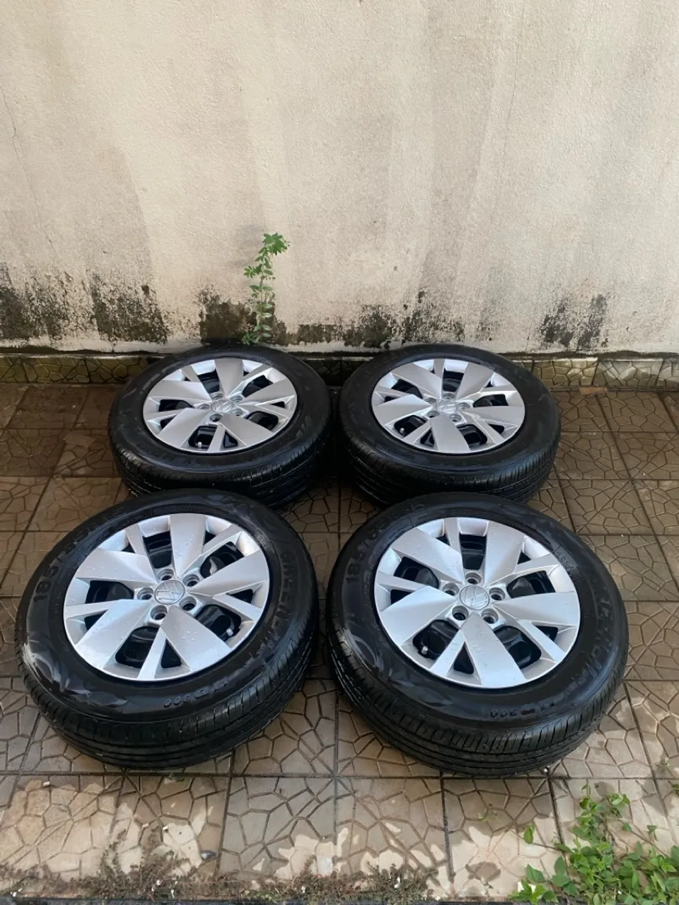 Rodas originais do polo 2025 aro 15 praticamente zeras
