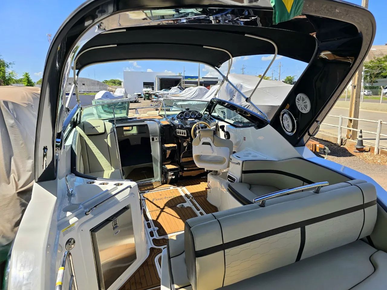 Focker 272 Gtc Black Edition - 2023 x1 Mercruiser 300 HP ñ Nx Triton Real Ventura Fs  - Foto 4