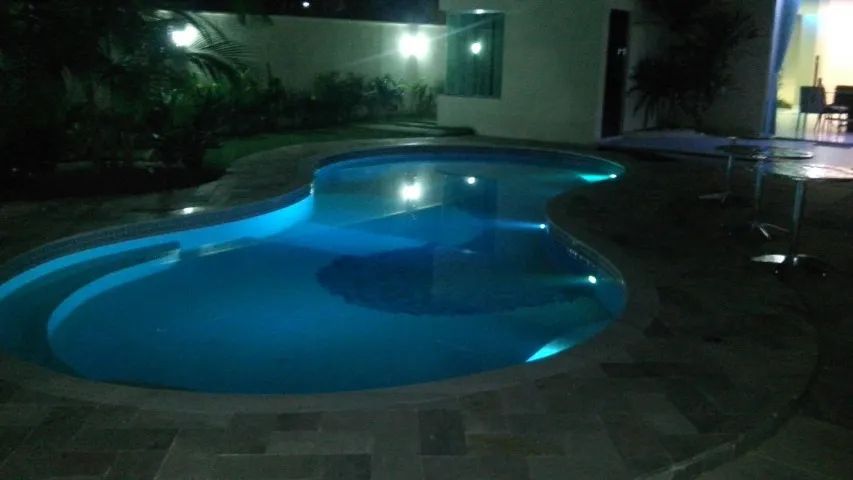 CONSTRUÇÃO DE PISCINAS E EDÍCULA