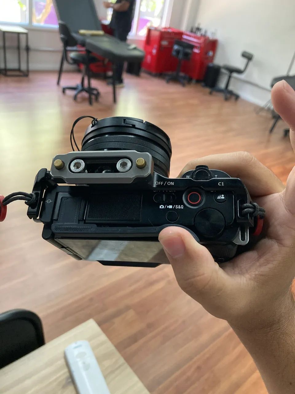 SONY ZVE10 COMPLETA COM 9 BATERIAS + CAGE + FILTRO ND - Foto 4