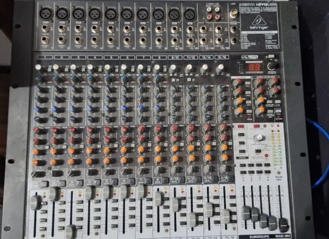 Equipamento de Som usado em Igreja