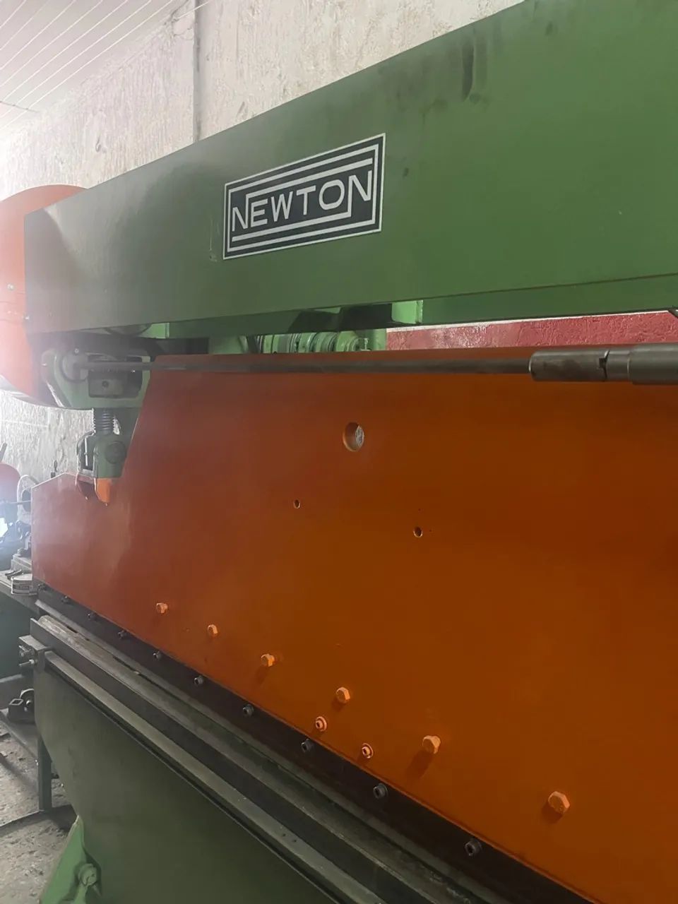 Dobradeira  Newton 3050 mts 40 ton buchas novas impecável  - Foto 3