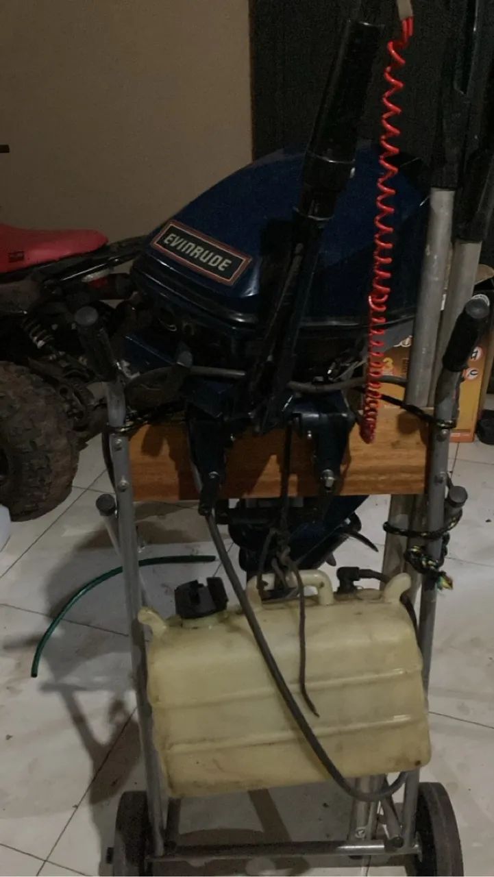 Barco com motor 15 hp