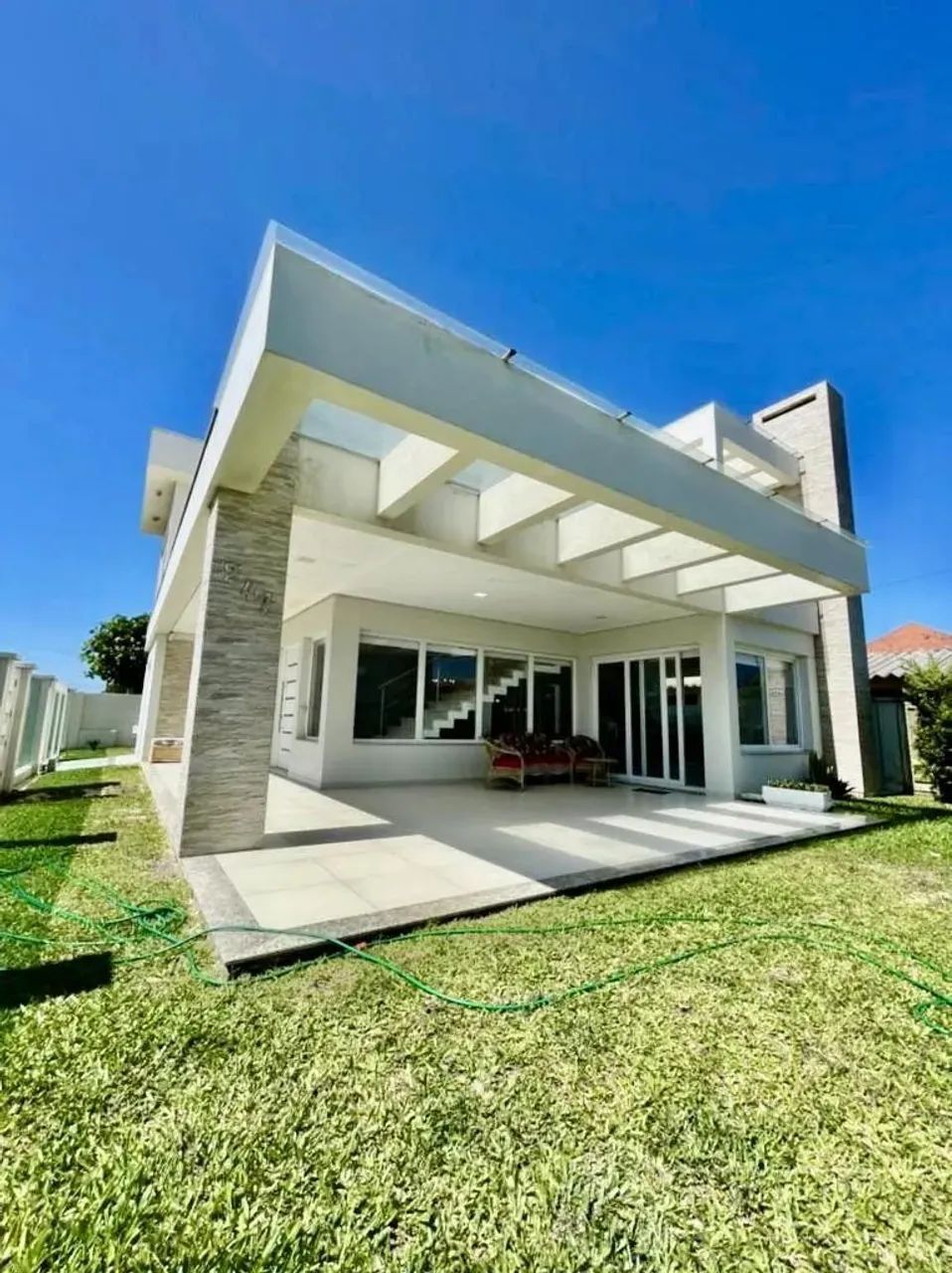 Casa Mobiliada alto padrão Tramandaí - Venda (2 quadras do mar) REF: 3897