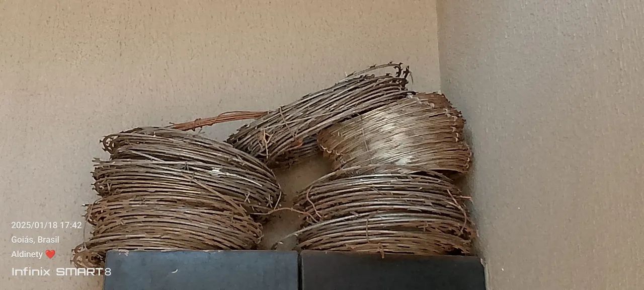 Rolos de Arame Farpado - Segurança para sua casa!