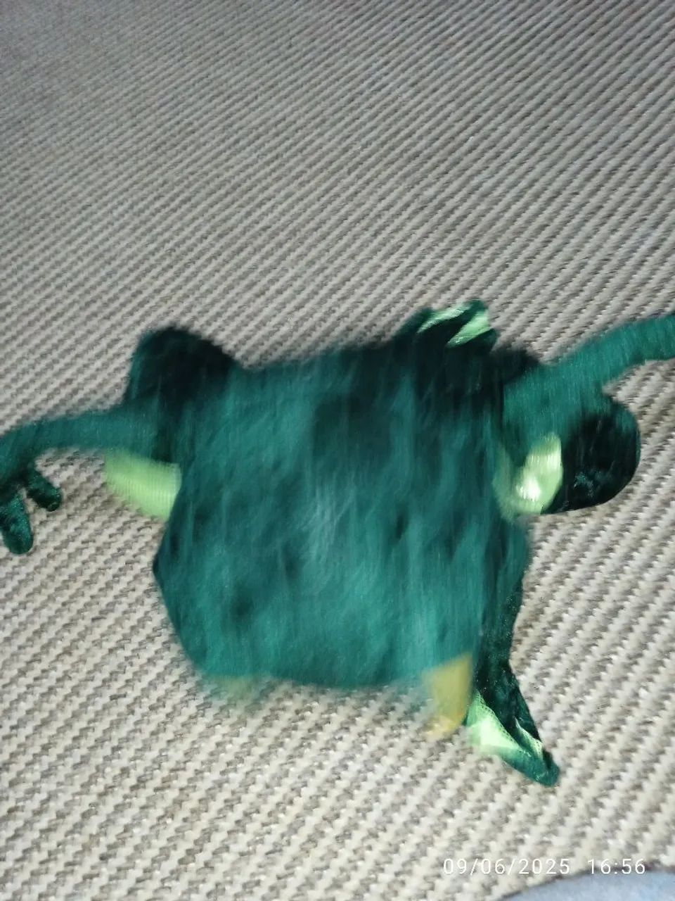 Chapéu Pelúcia de Sapo Divertido - Foto 5
