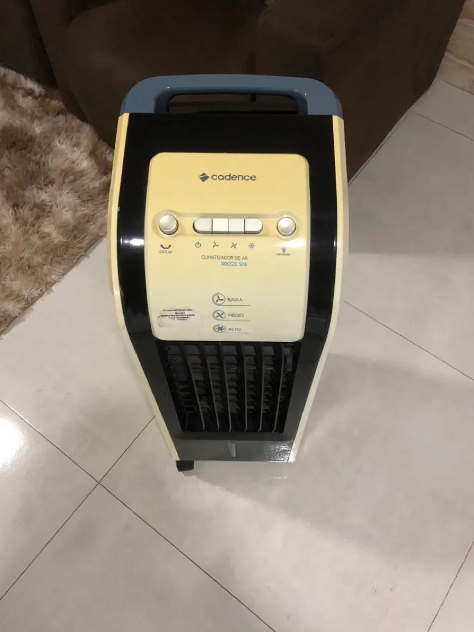 Climatizador Cadence Breeze 506 com defeito