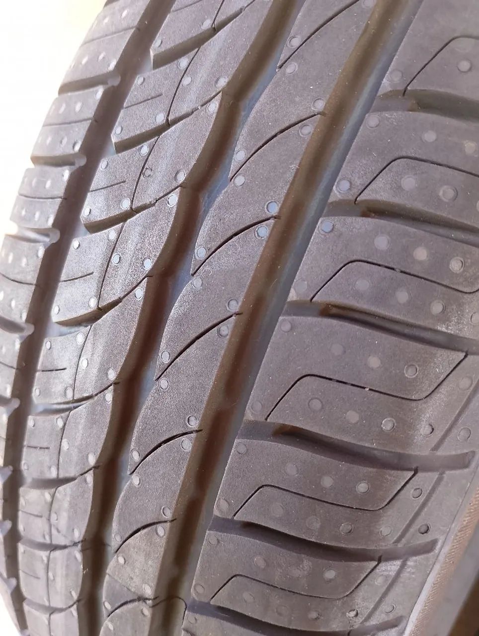 175/65 14 PIRELLI NOVO (375 Cada) - Foto 2
