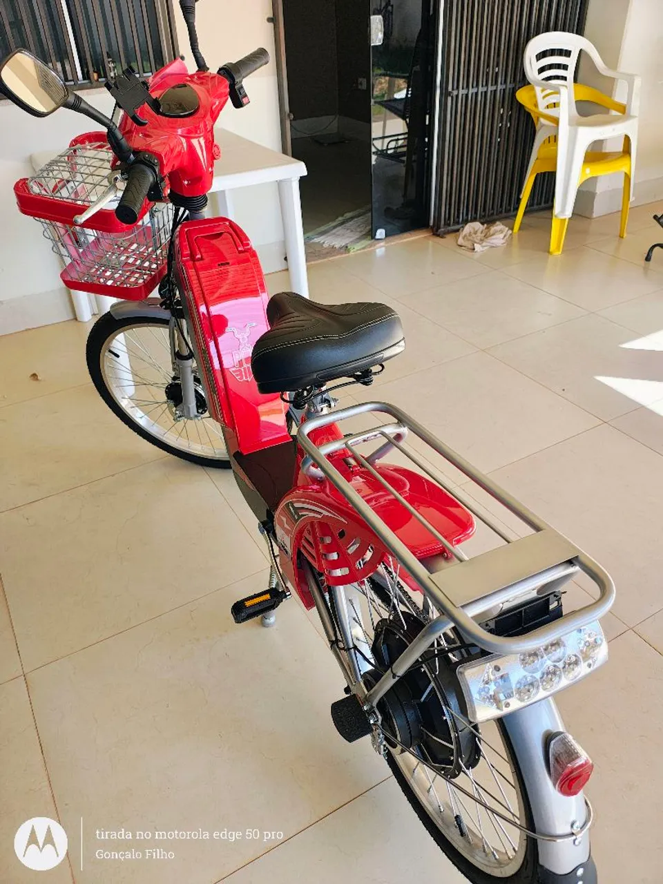 Bicicleta Elétrica Vermelha - Conforto e Estilo!