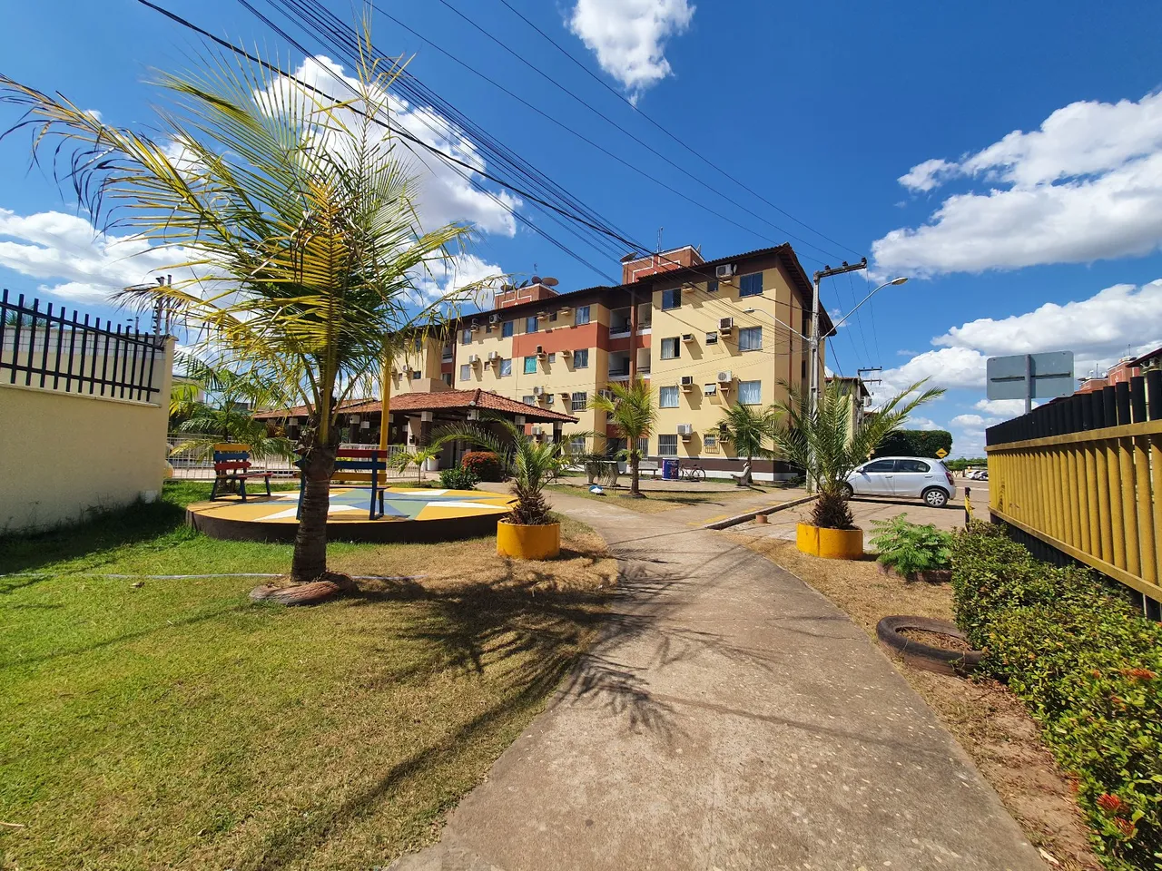 Alugo apartamento mobiliado, condomínio Residencial Lívia