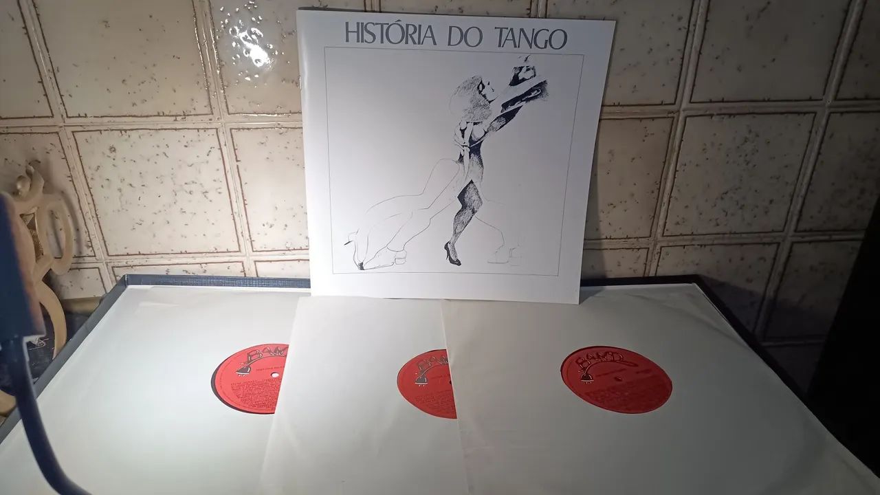 A"História do Tango" em 3 Lps,caixa boxs,gravações originais com encarte ilutrado,de 1979 - Foto 3