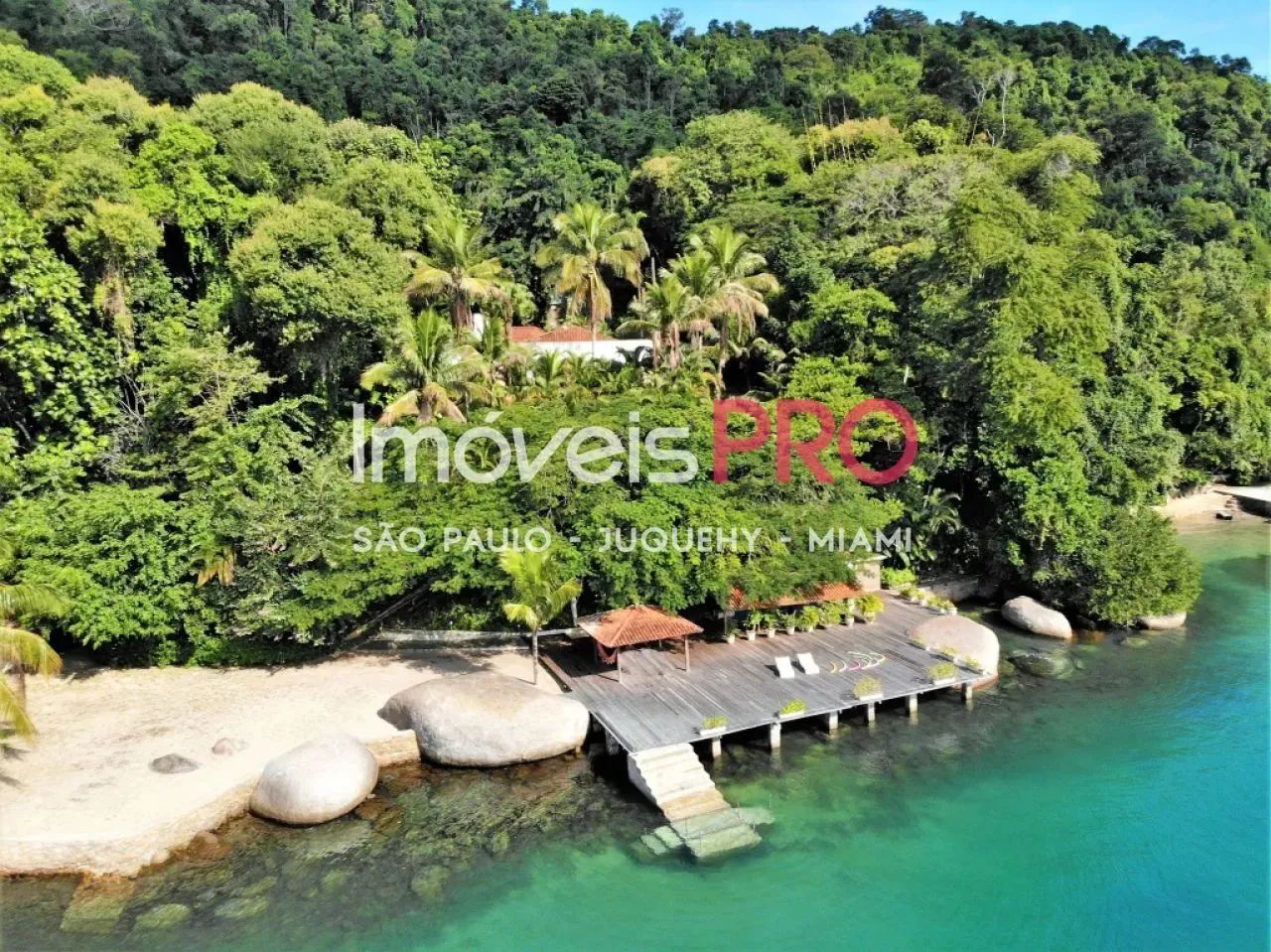 Casa de cinema com pé na areia em Angra dos Reis!