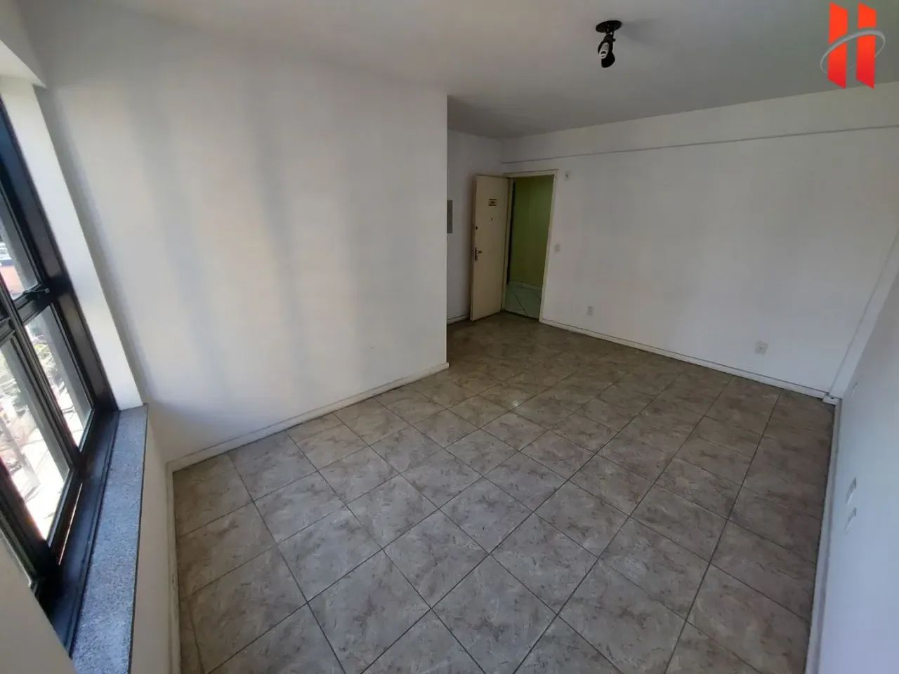 SALA COMERCIAL para alugar com 27m² de esquina com a Av. Brigadeiro Lima e Silva no Jardim - Foto 3
