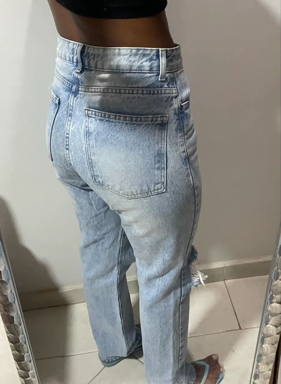 Calça reta jeans liso com puídos renner - Foto 4