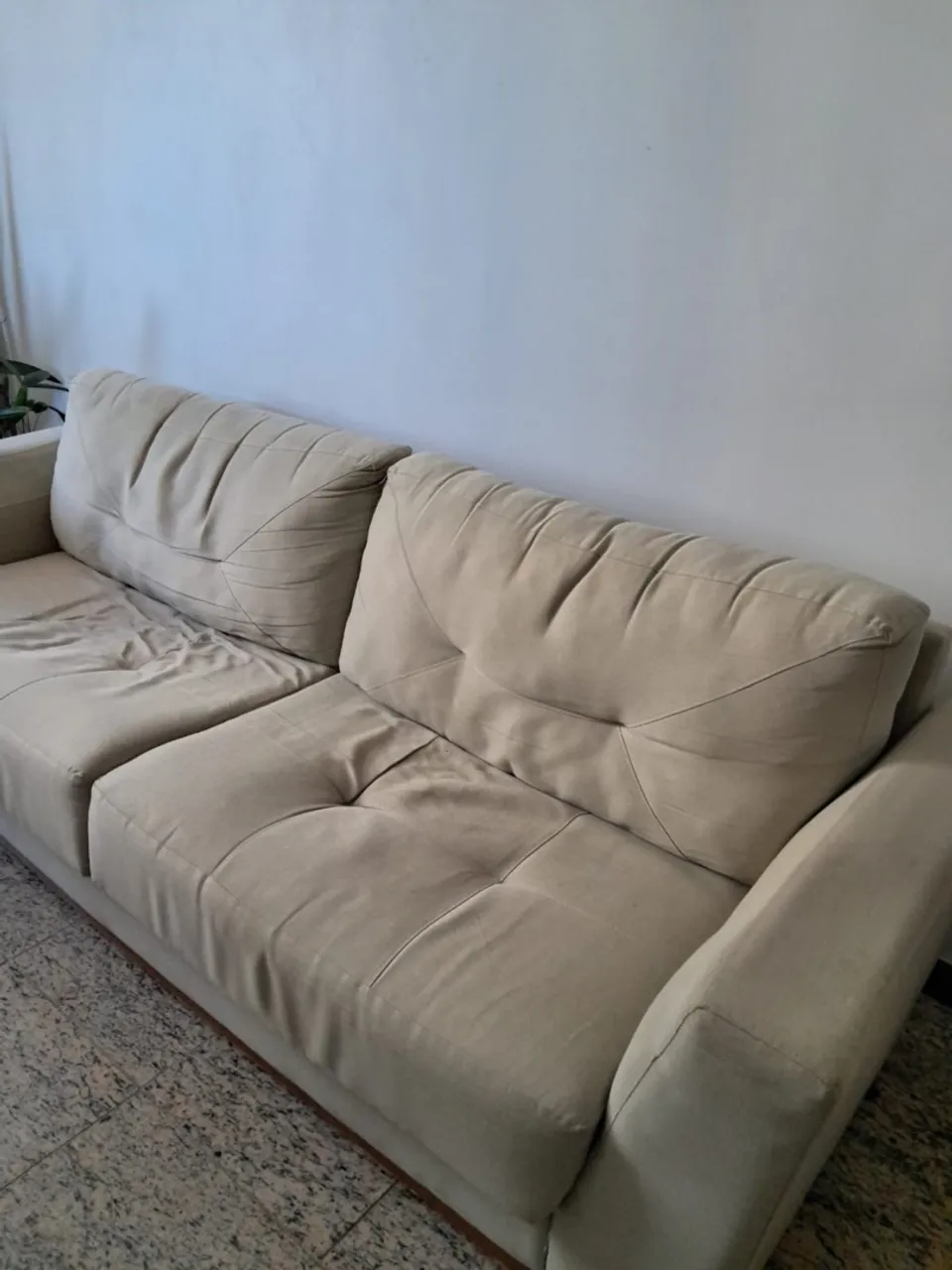 Sofá 3 lugares bege