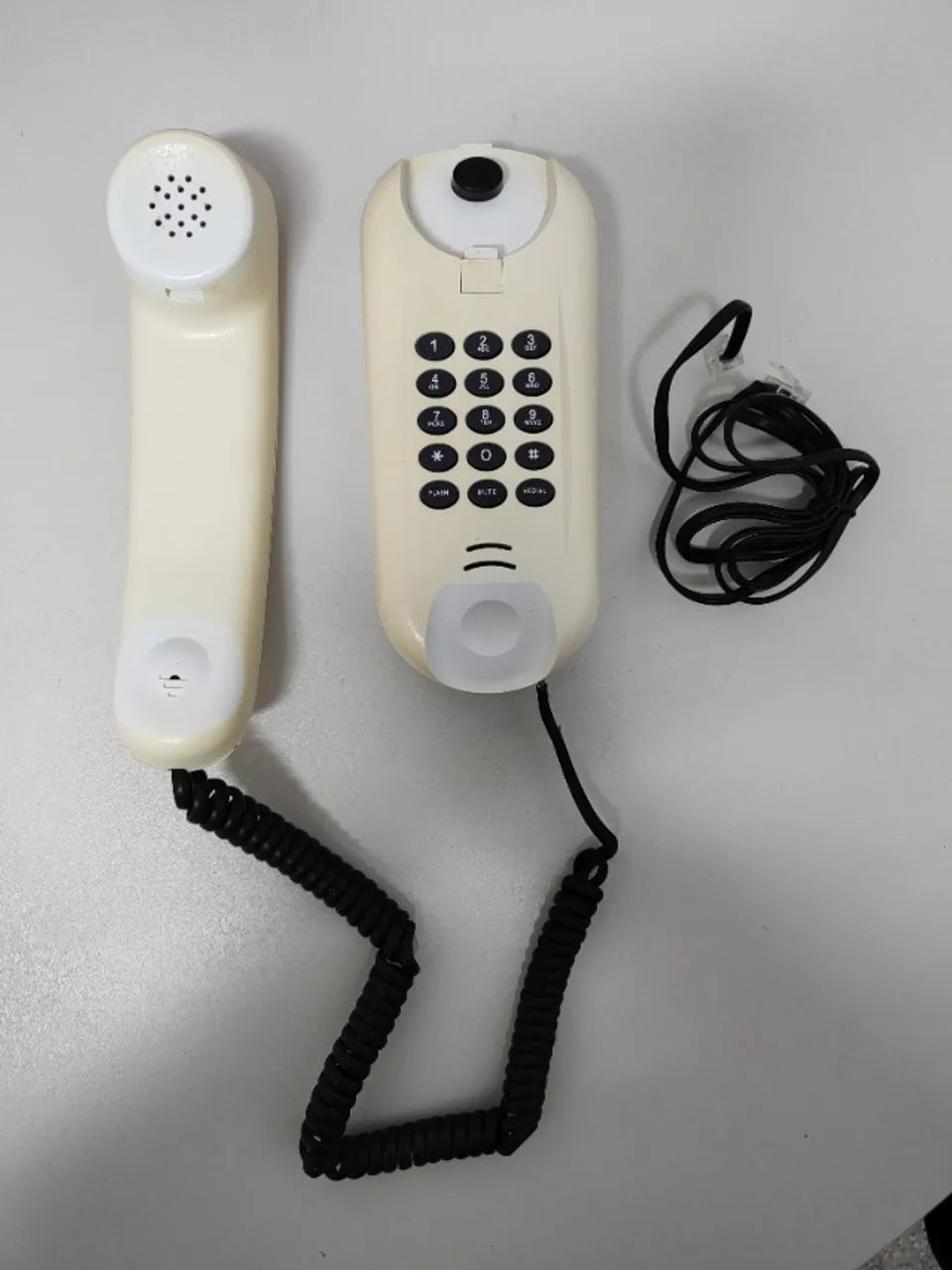 01 Interfone marca HDL em pleno uso + 03 controles remotos com defeito !!  - Vendo ou Troc