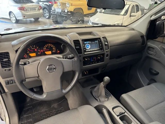 Frontier 2.5 XE 4x4 2010 - Foto 5