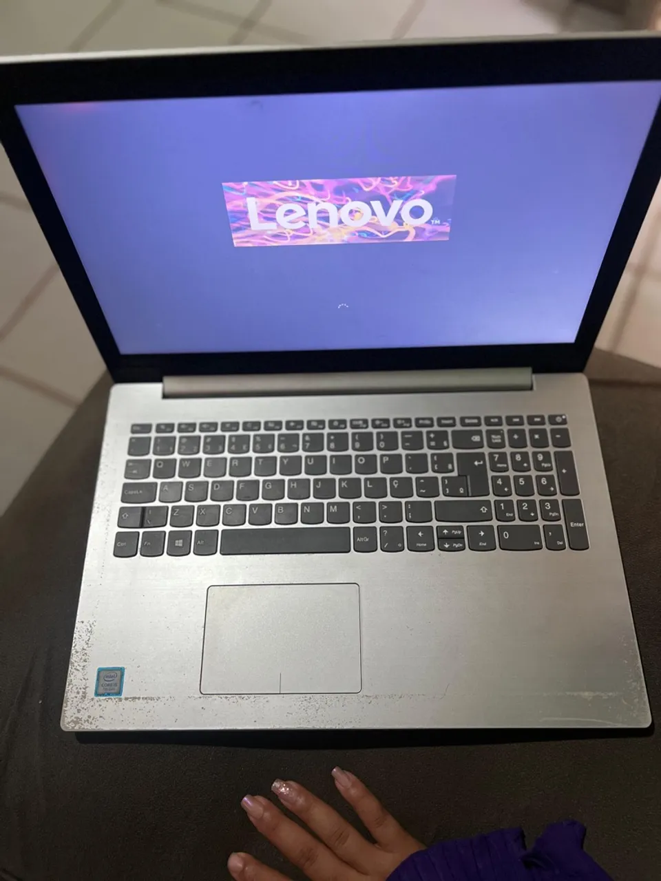 Notebook Lenovo - Design Elegante e Desempenho Confiável
