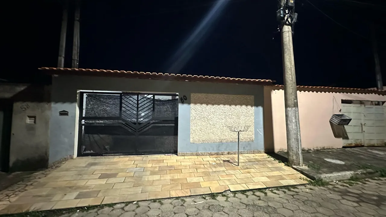 Casa em Canas (CDHU) linda acabamento fino